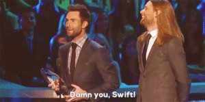 Adam Levine GIF. Artiesten Adam Gifs Adam levine Heet Lach Chelsea lately Hansome 