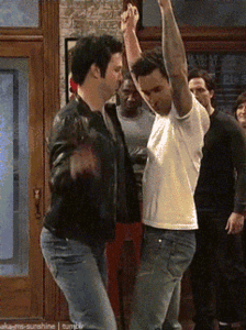 Maroon 5 GIF. Artiesten Gifs Adam levine Maroon 5 Heet Tatoeages Adam noah levine 