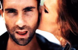 Adam Levine GIF. Artiesten Gifs Adam levine College problemen 