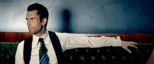 Adam Levine GIF. Artiesten Gifs Adam levine The voice 