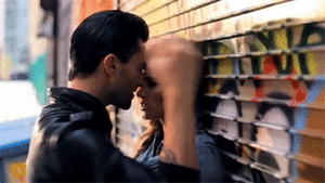 Maroon 5 GIF. Artiesten Gifs Adam levine Maroon 5 Glimlach 