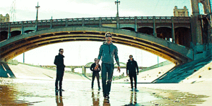 Adam Levine GIF. Artiesten Gifs Adam levine Kastanjebruin vijf Adam noah levine 