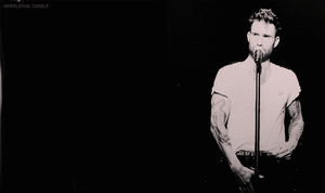 Adam Levine GIF. Artiesten Gifs Adam levine Reactie 