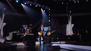 Adam Levine GIF. Artiesten Adam Gifs Adam levine Heet Lach Chelsea lately Hansome 