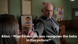 Alison Brie GIF. Gifs Filmsterren Alison brie Gillian jacobs Danny pudi Questlove 