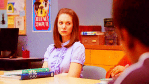 Alison Brie GIF. Tv Gifs Filmsterren Alison brie Cmon Community 