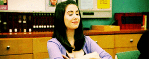 Alison Brie GIF. Gifs Filmsterren Alison brie Inspirerende Community Friendzone 