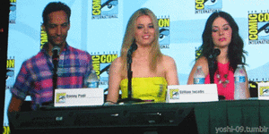Alison Brie GIF. Tv Gifs Filmsterren Alison brie Cmon Community 