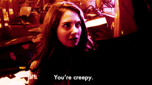 Alison Brie GIF. Gifs Filmsterren Alison brie Community Gemeenschap cast Danny pudi 