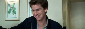 Andrew Garfield GIF. Gifs Filmsterren Andrew garfield Crackship Freya mavor 