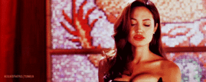 Angelina Jolie GIF. Angelina jolie Gifs Filmsterren Winona ryder Meisje onderbroken 
