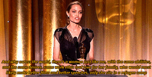 Angelina Jolie GIF. Vrouwen Angelina jolie Gifs Filmsterren Spraak Feminist 