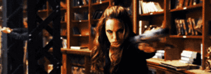 Angelina Jolie GIF. Bioscoop Geweer Angelina jolie Gifs Filmsterren 