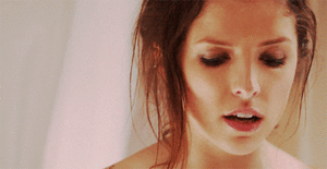 Anna Kendrick GIF. Gifs Filmsterren Anna kendrick Snl 