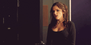 Anna Kendrick GIF. Pitch perfect Gifs Filmsterren Anna kendrick Vrij Schemering 