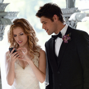 Anna Kendrick GIF. Pitch perfect Gifs Filmsterren Anna kendrick Hi Ellen degeneres 