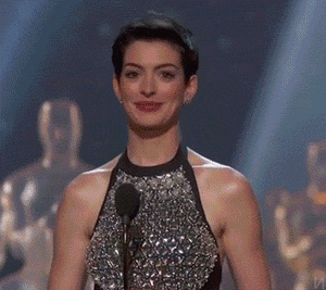 Anne Hathaway GIF. Gifs Filmsterren Anne hathaway Oscars Schitteren Mash up Brandend Oscars 2014 