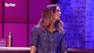 Anne Hathaway GIF. Film Gifs Filmsterren Anne hathaway Alleen Zwart en wit Eenzaam 