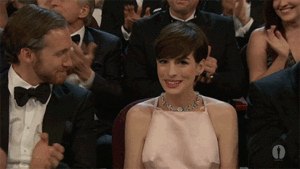 Anne Hathaway GIF. Gifs Filmsterren Anne hathaway Oscars 