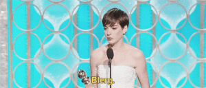 Anne Hathaway GIF. Kristen stewart Gifs Filmsterren Anne hathaway Jenny lewis Brie larson Hoe werkt jenny houden haar haar 