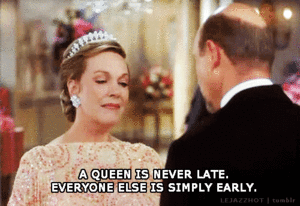 Anne Hathaway GIF. The princess diaries Gifs Filmsterren Anne hathaway Julie andrews 