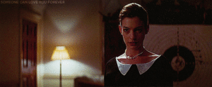 Anne Hathaway GIF. Gifs Filmsterren Anne hathaway James mcavoy Becoming jane Jane austen 