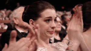 Anne Hathaway GIF. Gifs Filmsterren Anne hathaway Lip sync battle Emily blunt Dorks 