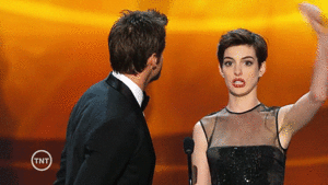 Anne Hathaway GIF. Gifs Filmsterren Anne hathaway Hugh jackman 