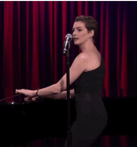 Anne Hathaway GIF. Gifs Filmsterren Anne hathaway 13 Princess diaries 