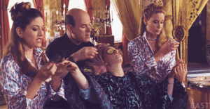 Anne Hathaway GIF. Eyeliner Gifs Filmsterren Anne hathaway The devil wears prada 