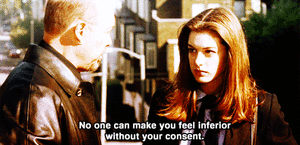 Anne Hathaway GIF. Gifs Filmsterren Anne hathaway Reddit 
