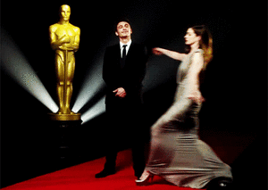 Anne Hathaway GIF. Gifs Filmsterren Anne hathaway James franco Oscars 