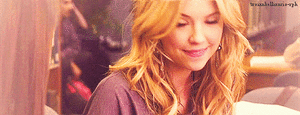 Ashley Benson GIF. Gifs Filmsterren Ashley benson  Hanna marin Ashley benson s Hanna marin s 