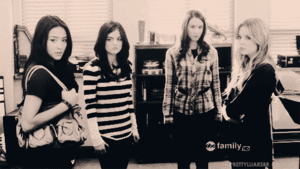 Ashley Benson GIF. Gifs Filmsterren Ashley benson G Pll Ashley benson s Pllcast 