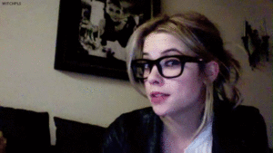 Ashley Benson GIF. Ashley Gifs Filmsterren Ashley benson Ichat Ashley benson s Benson Ichat s Ashleybenso 
