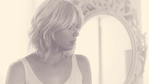 Ashley Benson GIF. Pretty little liars Gifs Filmsterren Ashley benson  Hanna marin Ashley benson s 100plus 