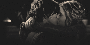 Ashley Benson GIF. Gifs Filmsterren Ashley benson Ashley benson s 