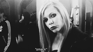 Avril Lavigne GIF. Artiesten Avril lavigne Proost Gifs 