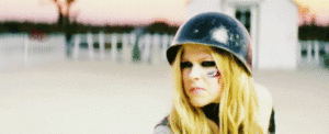Avril Lavigne GIF. Artiesten Avril lavigne Nostalgie Gifs Muziekvideo Complicated 