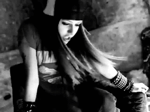 Avril Lavigne GIF. Artiesten Avril lavigne Nostalgie Gifs Muziekvideo Complicated 