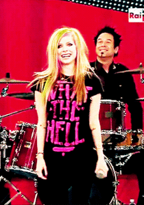 Avril Lavigne GIF. Artiesten Avril lavigne Gifs He wasnt 