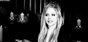Avril Lavigne GIF. Artiesten Avril lavigne Bril Gifs Blond Canadees 