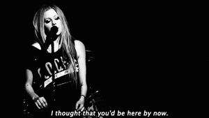 Avril Lavigne GIF. Artiesten Avril lavigne Gifs Niemand is thuis 