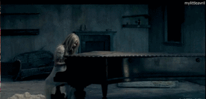 Avril Lavigne GIF. Artiesten Avril lavigne Gifs Girlfriend 