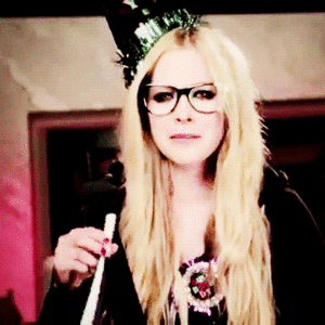 Avril Lavigne GIF. Artiesten Avril lavigne Gifs He wasnt 