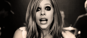 Avril Lavigne GIF. Muziek Artiesten Avril lavigne Gifs Muziekvideo Fuck u Middelvinger What the hell 