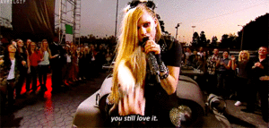 Avril Lavigne GIF. Muziek Artiesten Avril lavigne Gifs Muziekvideo Fuck u Middelvinger What the hell 