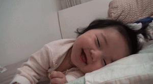 Baby GIF. Baby Gifs Slaap Aziatische baby Schattigste ding ooit 