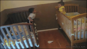 Baby GIF. Baby Gifs Trekken Kinderbedje Kom hier 