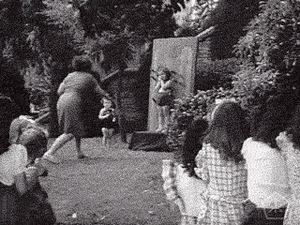 Baby GIF. Dinosaurussen Baby Tv Gifs Lachend 